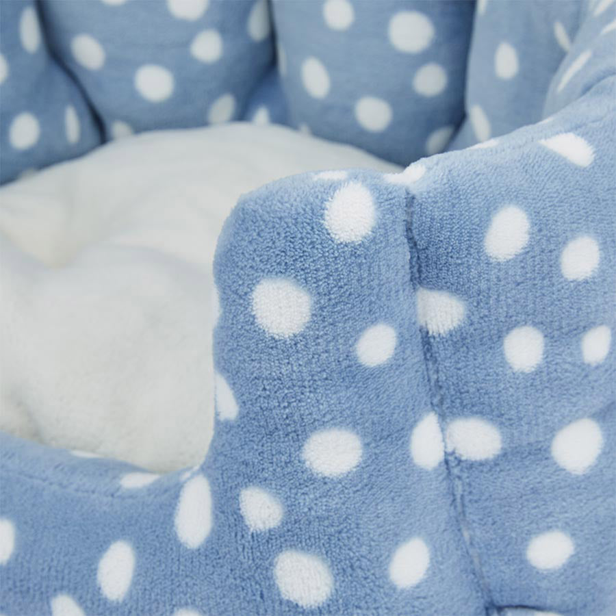 Blue Spotty Clamshell Cat Bed – Cozy Hideaway for Cats